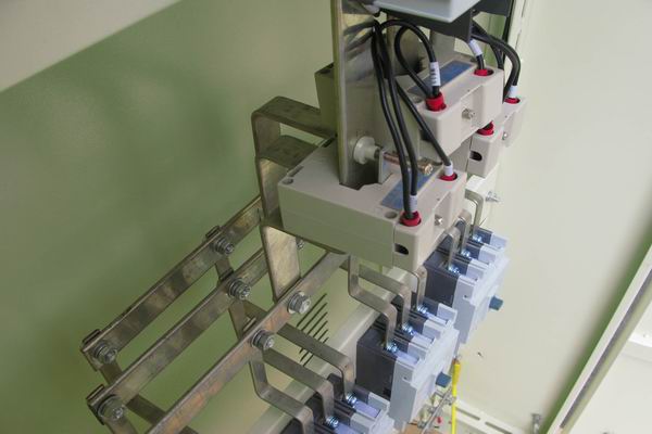 幸福路街道配电柜-应急照明配电柜使用对工作人员的具